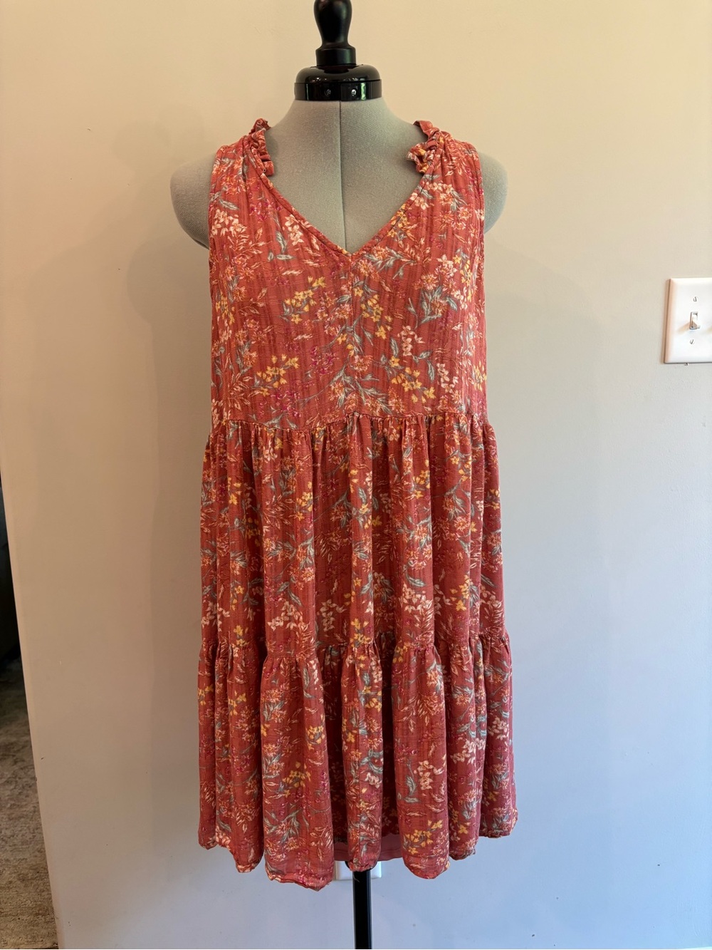 Wonderly Rust Floral V-Neck Summer Top